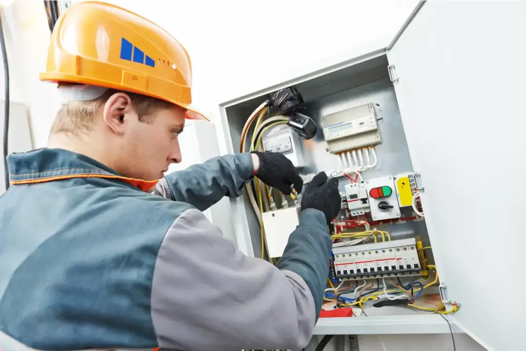 When to Replace a Fuse Box and Your Options / EICR Fuse Box Requirements